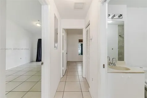 3916 SW 48th Avenue Pembroke Park FL 33023
