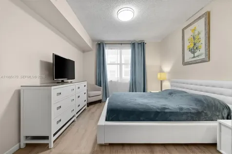 17125 N Bay Road Sunny Isles Beach FL 33160
