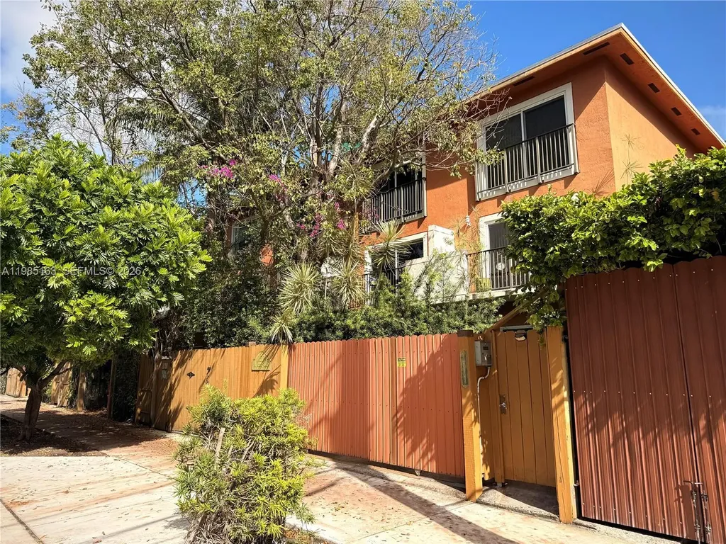 1611 SW 2nd Court Miami FL 33129