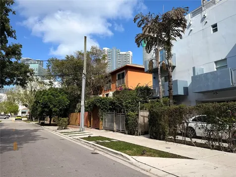 1611 SW 2nd Court Miami FL 33129