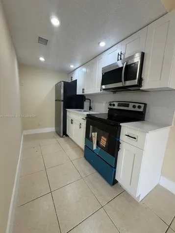 2377 W 66th Place Hialeah FL 33016