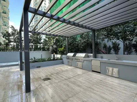 77 SE 5th Street Miami FL 33131