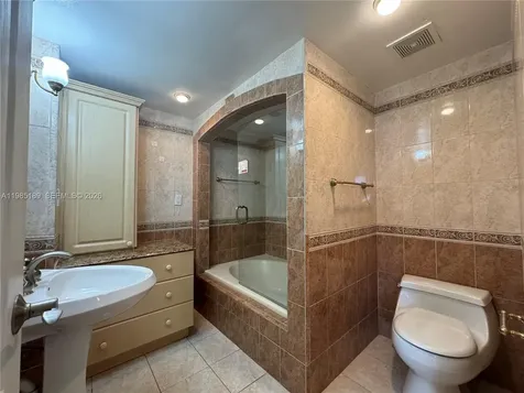 2555 Collins Avenue Miami Beach FL 33140