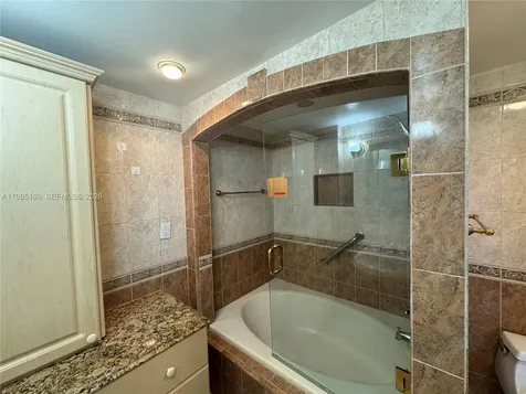 2555 Collins Avenue Miami Beach FL 33140