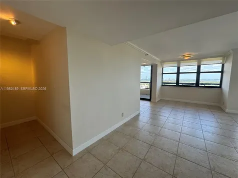2555 Collins Avenue Miami Beach FL 33140