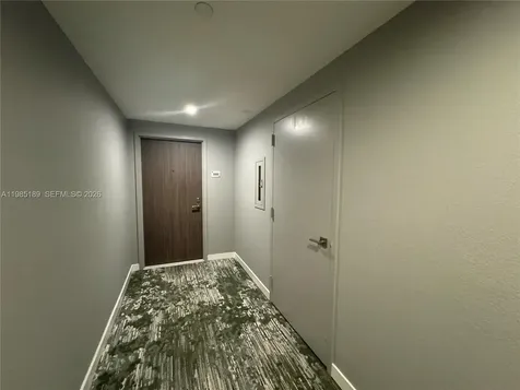 2555 Collins Avenue Miami Beach FL 33140