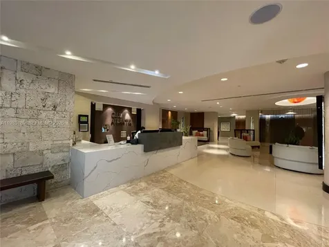 2555 Collins Avenue Miami Beach FL 33140
