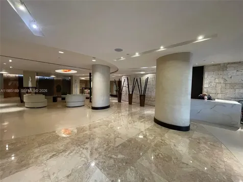 2555 Collins Avenue Miami Beach FL 33140