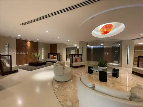 2555 Collins Avenue Miami Beach FL 33140