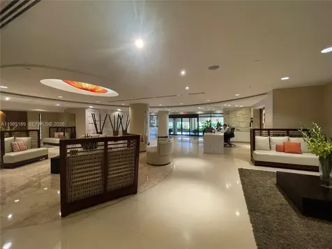 2555 Collins Avenue Miami Beach FL 33140