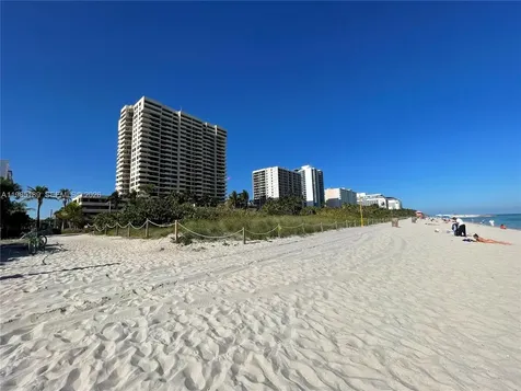2555 Collins Avenue Miami Beach FL 33140