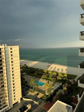 2555 Collins Avenue Miami Beach FL 33140