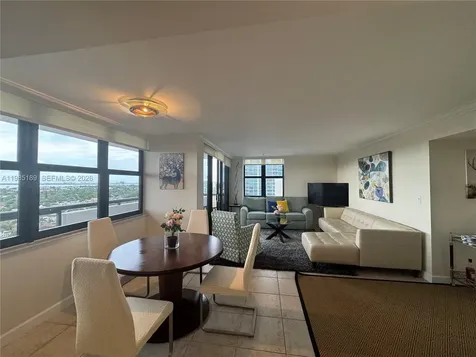 2555 Collins Avenue Miami Beach FL 33140