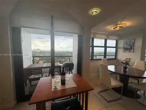 2555 Collins Avenue Miami Beach FL 33140