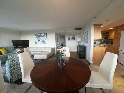 2555 Collins Avenue Miami Beach FL 33140