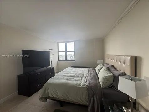 2555 Collins Avenue Miami Beach FL 33140