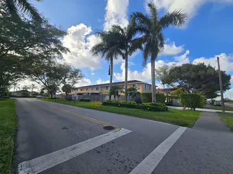 13926 SW 175th Terrace Miami FL 33177