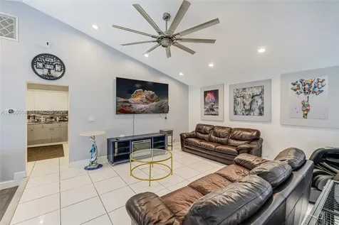 5431 SW 109th Avenue Davie FL 33328