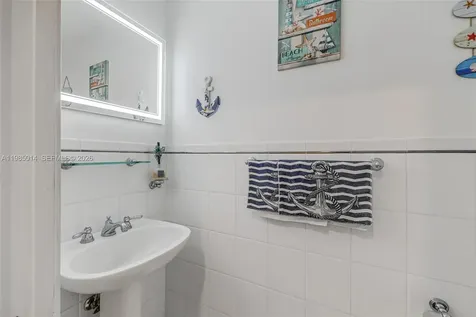 5431 SW 109th Avenue Davie FL 33328
