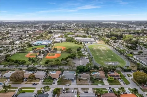 340 SE 4th Street Deerfield Beach FL 33441