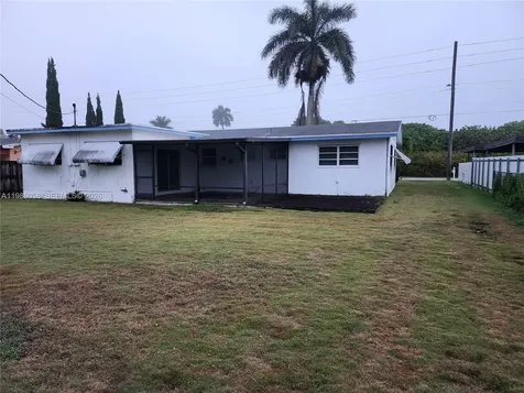 690 NW 19th Street Homestead FL 33030