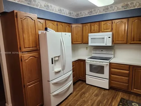 690 NW 19th Street Homestead FL 33030