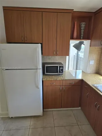 16919 N Bay Road Sunny Isles Beach FL 33160