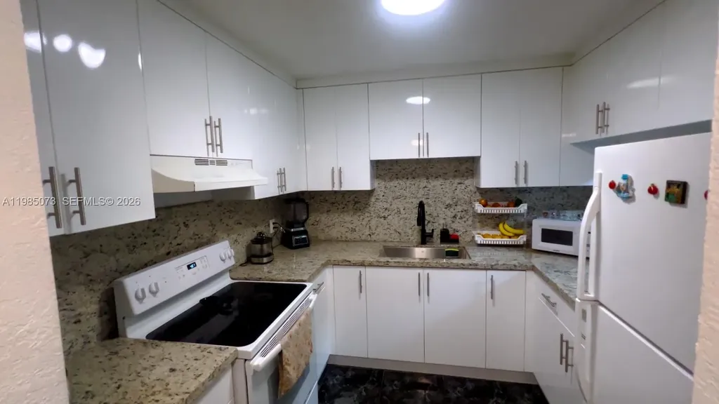 1900 W 68th Street Hialeah FL 33014
