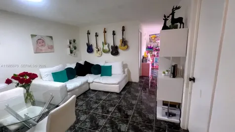 1900 W 68th Street Hialeah FL 33014
