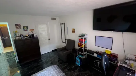 1900 W 68th Street Hialeah FL 33014