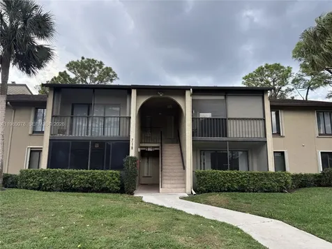 718 Sunny Pine Way Green Acres FL 33415