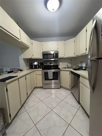 718 Sunny Pine Way Green Acres FL 33415