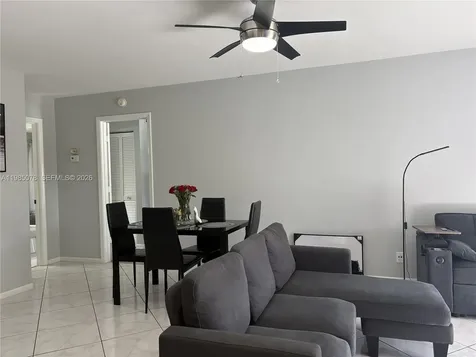 718 Sunny Pine Way Green Acres FL 33415