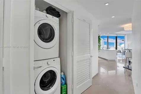 88 SW 7th Street Miami FL 33130