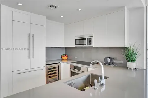 88 SW 7th Street Miami FL 33130