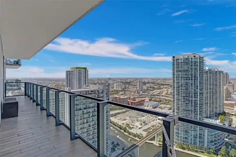 88 SW 7th Street Miami FL 33130