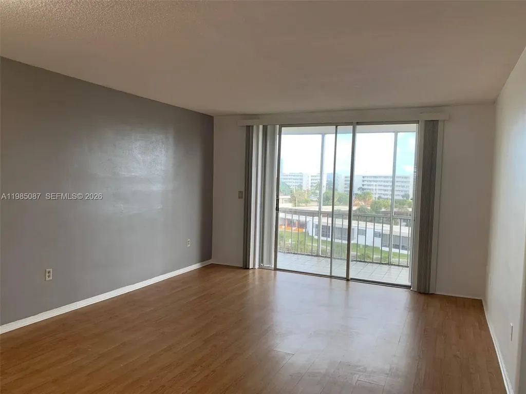 2859 Leonard Drive Aventura FL 33160