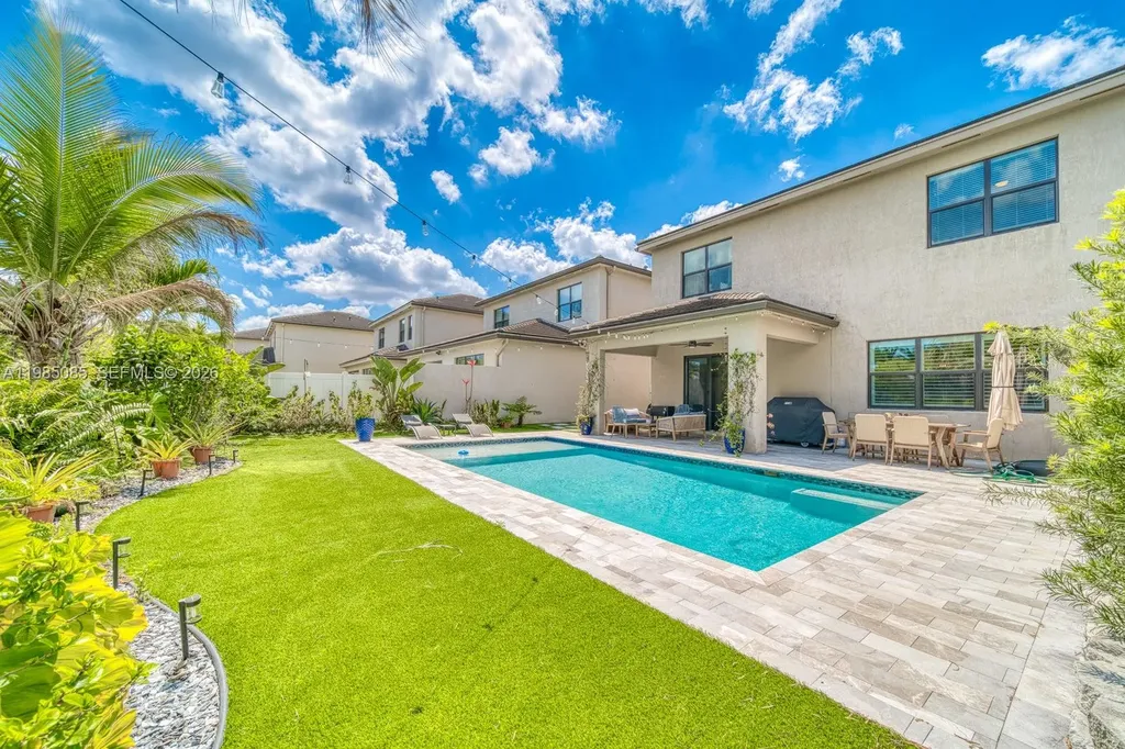 6114 Yerba Buena Court Lake Worth FL 33467