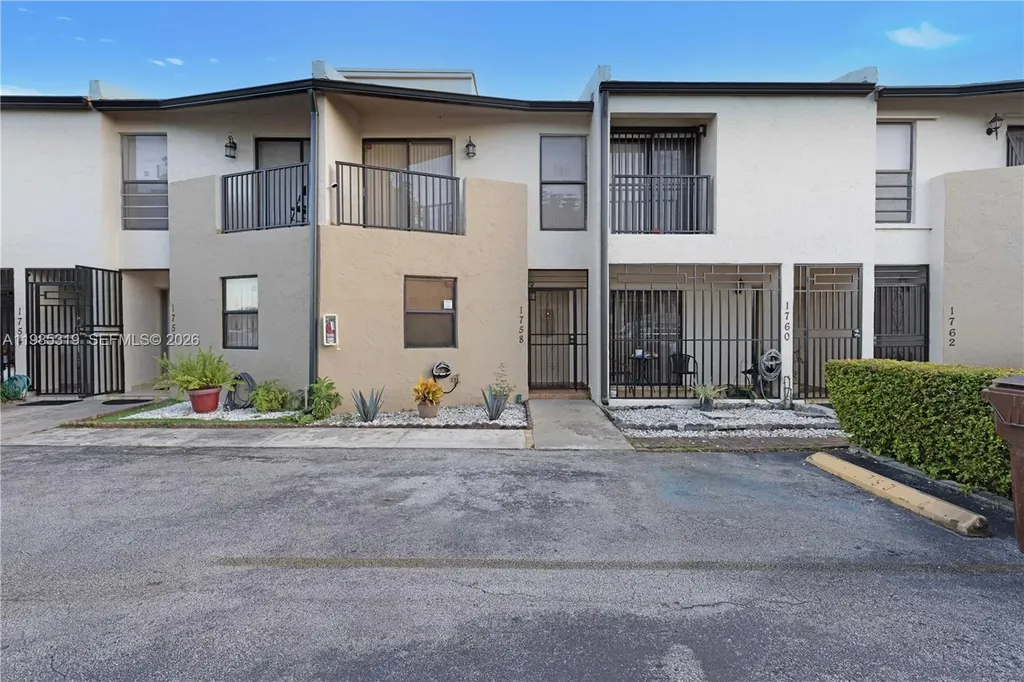 1758 W 58th Street Hialeah FL 33012