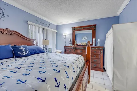 1758 W 58th Street Hialeah FL 33012