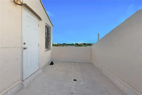 1758 W 58th Street Hialeah FL 33012