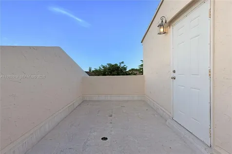 1758 W 58th Street Hialeah FL 33012