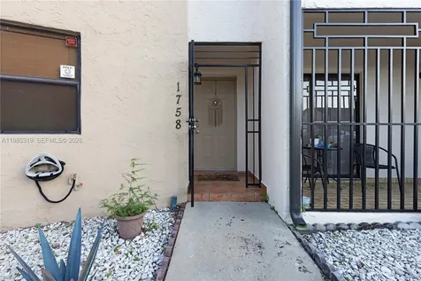 1758 W 58th Street Hialeah FL 33012