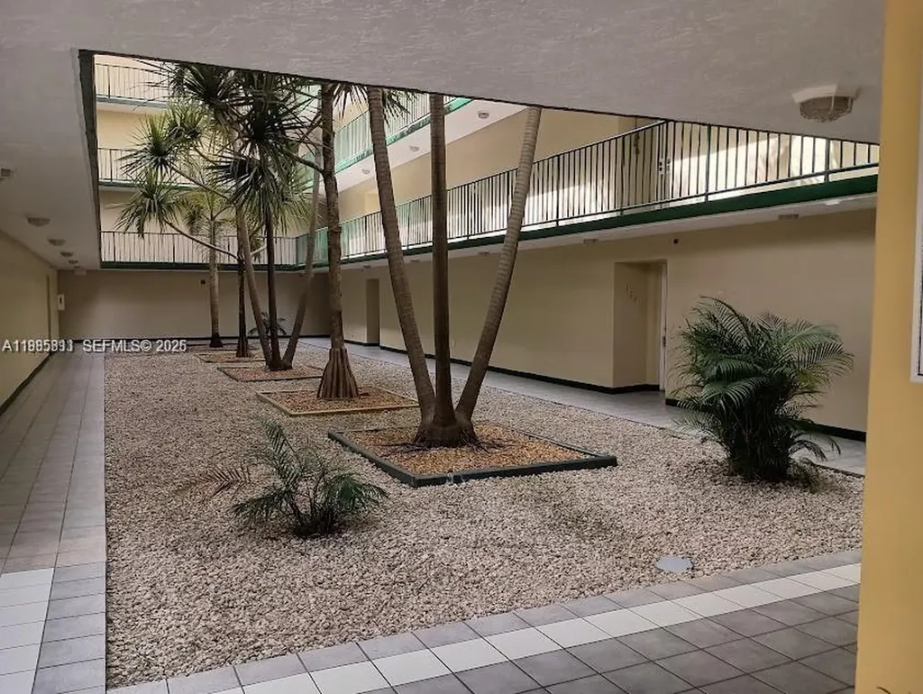 8321 NW 7th Street Miami FL 33126