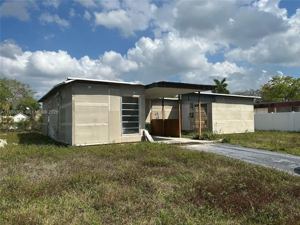 7802 NW 68th Terrace Tamarac FL 33321