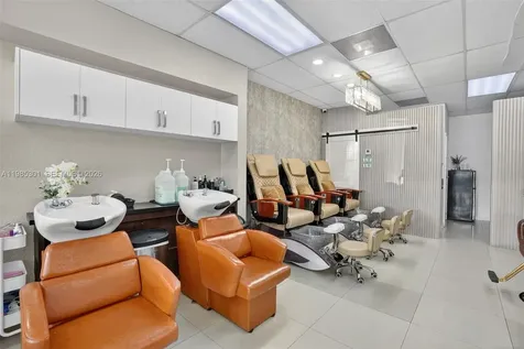 Full Service Beauty Salon On 8 Street Miami FL 33184