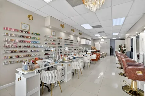 Full Service Beauty Salon On 8 Street Miami FL 33184