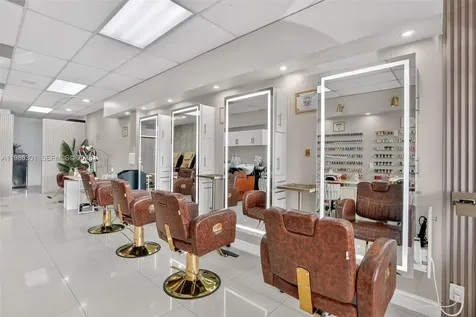 Full Service Beauty Salon On 8 Street Miami FL 33184