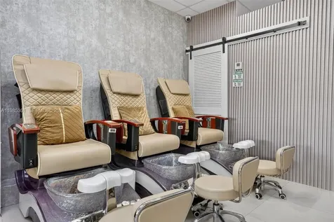 Full Service Beauty Salon On 8 Street Miami FL 33184