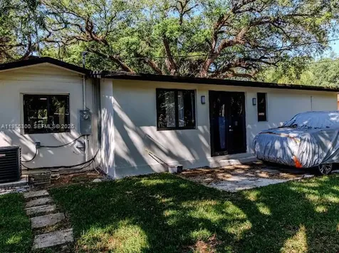 666 NE 164th Terrace Miami FL 33162